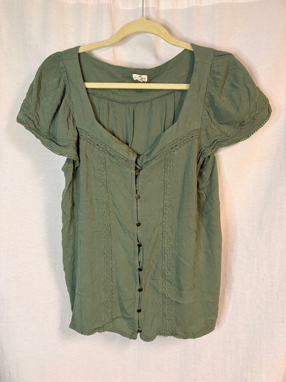 Mason & Belle Sage Green Boho Lace Button Front Blouse Medium